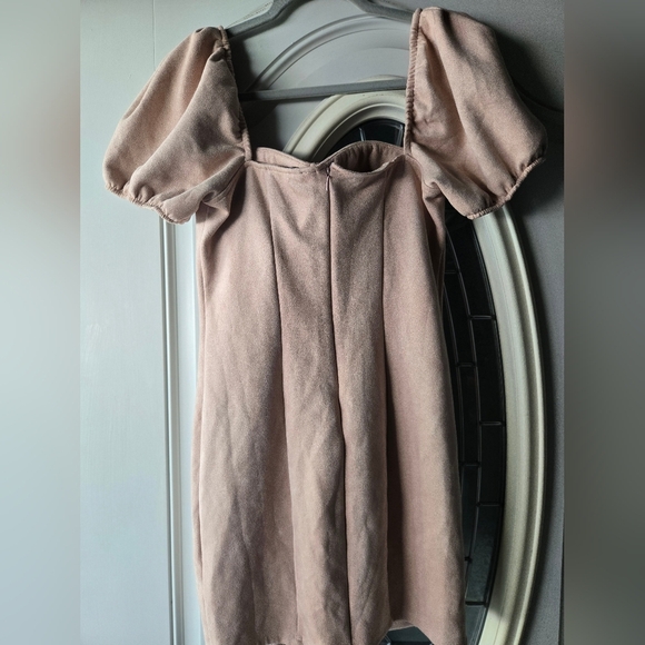 HauteMonde Elegant Puff Sleeve Mini Sweetheart Neckline Dress in Blush- Medium - Picture 5 of 8